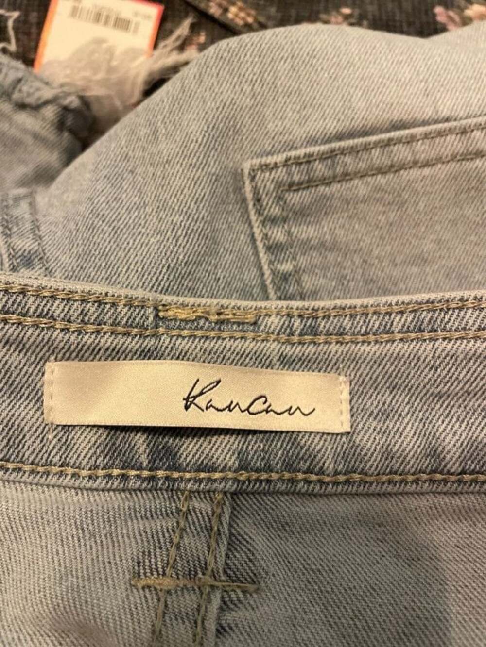 Jeans - Picture 3 of 4